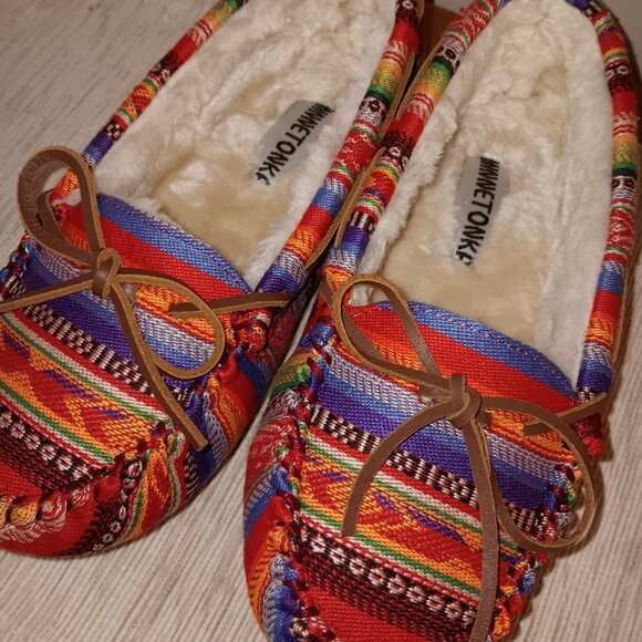 Minnetonka Cally Frisco Stripe Moccasin Slipper sz 7m - Picture 1 of 10